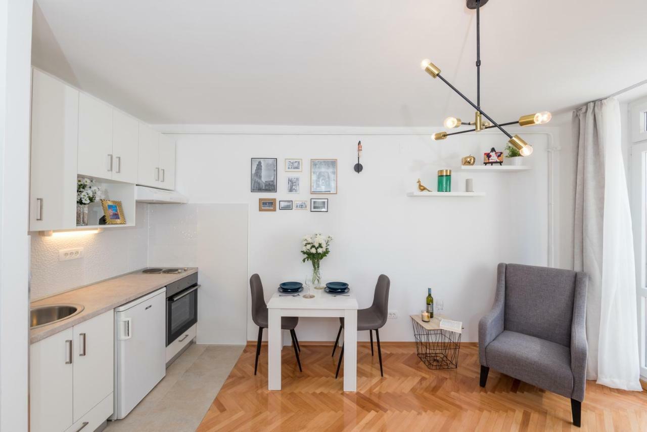 Apartment Var Split Luaran gambar